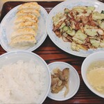 ぎょうざの満洲 - 料理写真:回鍋肉と餃子定食1290円(2026年3月)