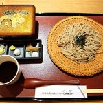 SOBATORI - ミニ炭火焼鳥重と蕎麦