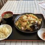 一軒餃子 - らんちの五目あんかけ焼きそば880円
