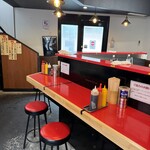 ラーメン鷹の目 - 店内
