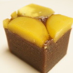 黒松本舗 草月 - 栗むし羊羹（194円）