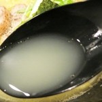 ぼんてんらぁ麺 - 特製塩らぁ麺のスープ持ち上げ☆