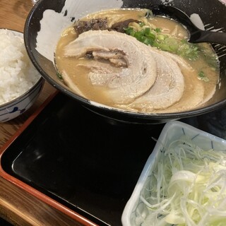 豚骨らーめん 無限_1