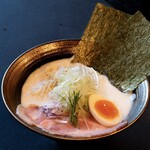 鶏白湯ラーメン