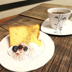 Cafe-GalleryK - シフォンケーキ、竹炭コーヒー