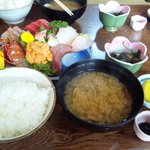 斎春 - 刺身定食全体です