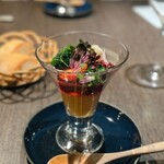 アロッサ - 野菜のパフェ仕立て 自家製コンソメジュレと人参ムース
