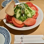 日本そば あけの蕎 - 同行者の希望で　あけのサラダ￥880？　蕎麦の実をかけて食べる…非常に美味い…