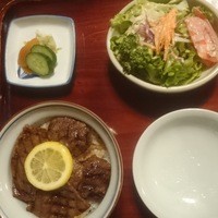 荒井屋 本店 - ビフテキ丼　
