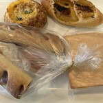 BAKERY K105 - パンたち