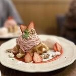 アフタヌーンティー・ティールーム - さくらといちごのモンブランワッフル