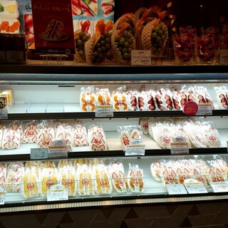 ビー! フルーツ サンドイッチ_0