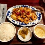 陳麻婆豆腐 - ランチのエビチリセット