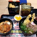 資さんうどん - 料理写真: