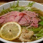 松阪牛麺 - 松阪牛麺肉盛り（スープ投入後）