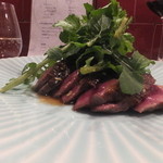 ハマヅィ - バルバリー種鴨胸肉のロースト山椒風味