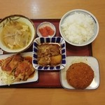 Yao Shokudou - 豚汁[¥162]、辛子明太子[¥129]、ごはん(大)[¥140]、肉じゃが[¥270]、チキンステーキ[¥302]、ミンチカツ[¥183]