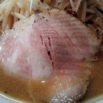 東京味噌らーめん 鶉 - チャーシュー寄り