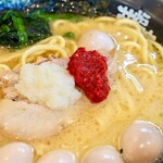 まんぷく家 - ニンニク豆板醤投入