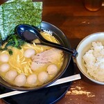 まんぷく家 - 料理写真:ラーメン＋うずら増し＋ライス
