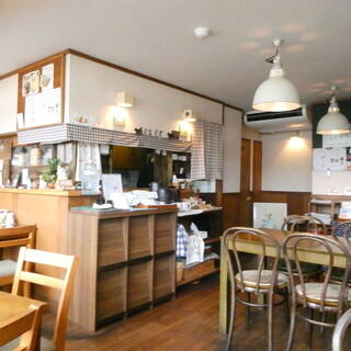 食堂とカフェ ピナータ_2