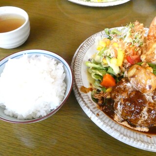 食堂とカフェ ピナータ_1