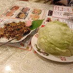 南京町 友好飯店 - 豚肉のレタス包