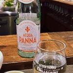 ベルニーニ銀座 - スタート時は飲まないつもりでアクアパンナをオーダー！