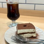 パンとエスプレッソと - ・ムーの耳ティラミス ドリンクセット 1,350円/税込
(セットドリンクは、アメリカーノ Iced)