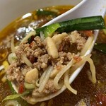 台湾料理 味仙 - ニンニクも唐辛子もたっぷり