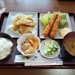 御食事処 和乃葉 - 料理写真:日替わりランチ「火曜は生姜焼きとエビフライ」
