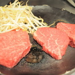 四季の味ほり川 - 【和牛ランプ70ｇ・ヒレ70ｇ・サーロイン100ｇ・江戸菜・もやし・葱】ランプ1400円、ヒレ3150円、サーロイン3200円