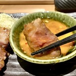 炭火たれ焼肉丼 萬牛カルビ - 