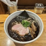 なるめん - 料理写真:黒マー油ラーメン ¥1,000 +大盛¥100