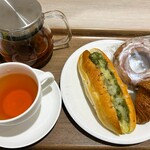 ペル・エ・メル - 料理写真:パン3種＆セイロンティー