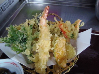 手打ち蕎麦しなの屋吉べぇ - 海老　イカ入り天ぷら