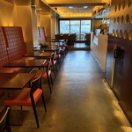 OUI - 店内45席、いろんなシーンでご利用いただけます！