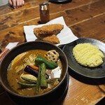 ラマイ - 料理写真:白身魚のフライ、ライス小、辛さ2。