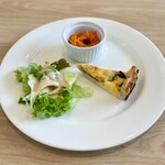 Caffe Kes - 料理写真:前菜盛り合わせ。サラダ・キッシュ・キャロットラペ