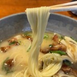 らうめん良 - 麺リフト