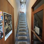 らうめん良 - 階段があります。