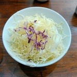 紙屋町キッチン 千 - 最初にキャベツが出ます。お代わり自由。