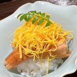 礒田 - 穴子の蒸し寿司です。この味付けは最高。ラッコのワガママな舌も大満足でした