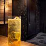 北海道 海の幸・山の幸 彩葉 - マカと栄養ドリンク、焼酎を炭酸で仕上げた彩葉オリジナルサワー。爽快な飲み口で赤坂の夜にぴったりの一杯です。