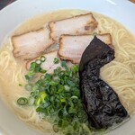 徳吉ラーメン - 大盛ラーメン930円