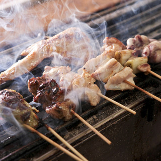 焼き鳥は約15種！１本190円（税込）〜