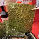 横浜家系ラーメン 大輝家 - 海苔が透けています