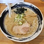 麺屋 たか虎 - 料理写真:魚介白味噌らーめん＋背脂　1000＋50円