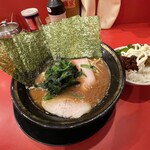 横浜家系ラーメン 大輝家 - ラーメン＋海苔＋ライス