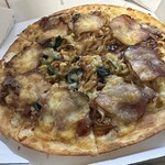 ピザハット - 料理写真:◇家系総本山 吉村家監修横浜家系ラーメンピザ
　スペシャルクリスピー生地  Mサイズ